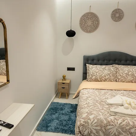 Anesis Aera Luxury شقة