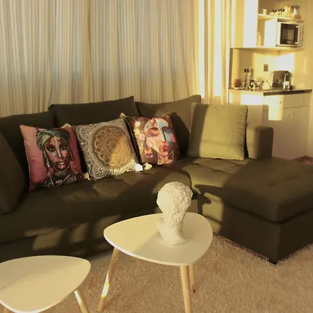 Anesis Aera Luxury شقة *